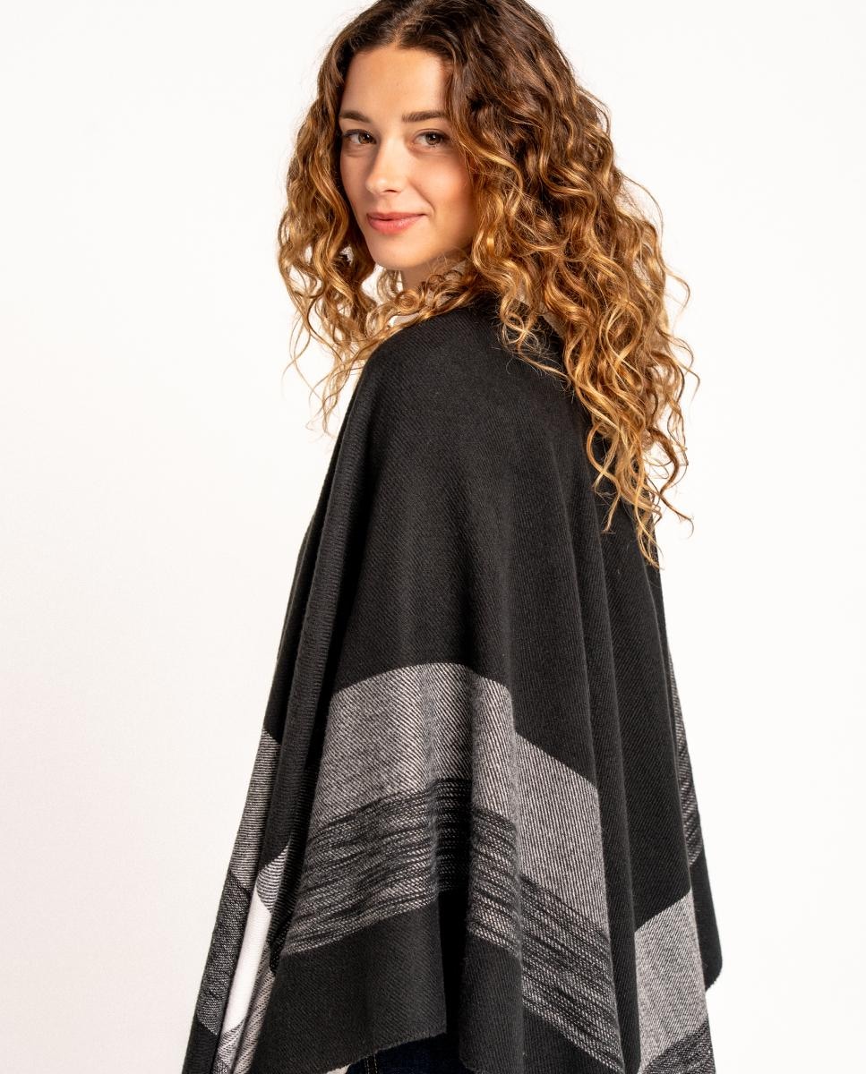 Poncho com Estampado às Riscas - Preto Preto-2