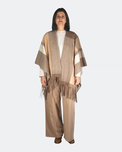 Imagen 0 de Poncho tejido efecto fieltro con flecos