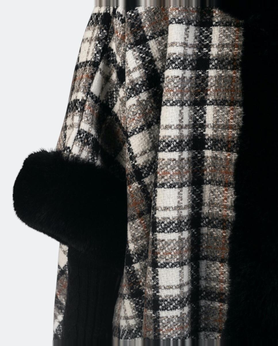 Capa Tecida Debruada com Pelo e Capuz Preto-3