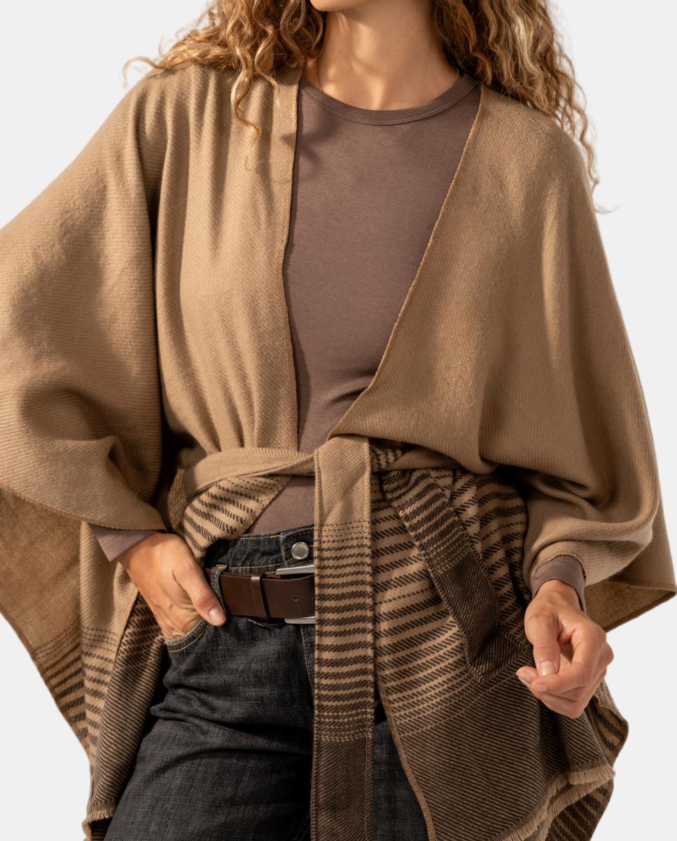 Imagem 0 de Poncho com Laço