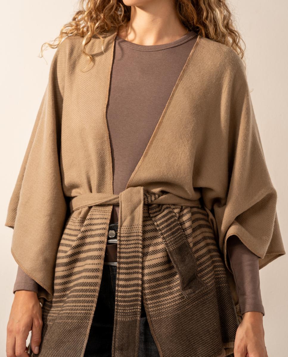 Poncho com Laço Castanho-3
