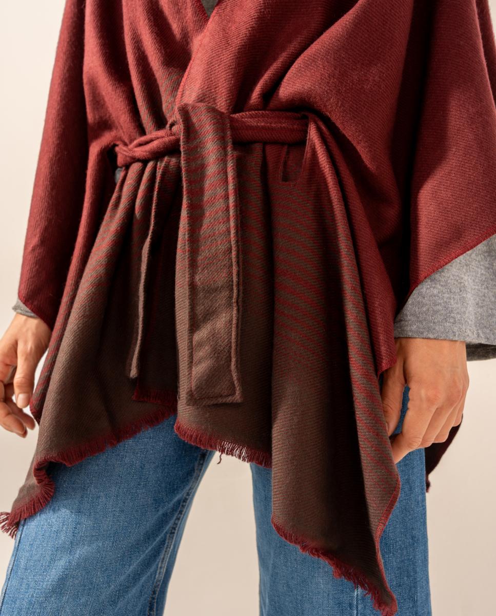 Poncho com Laço Vermelho-3