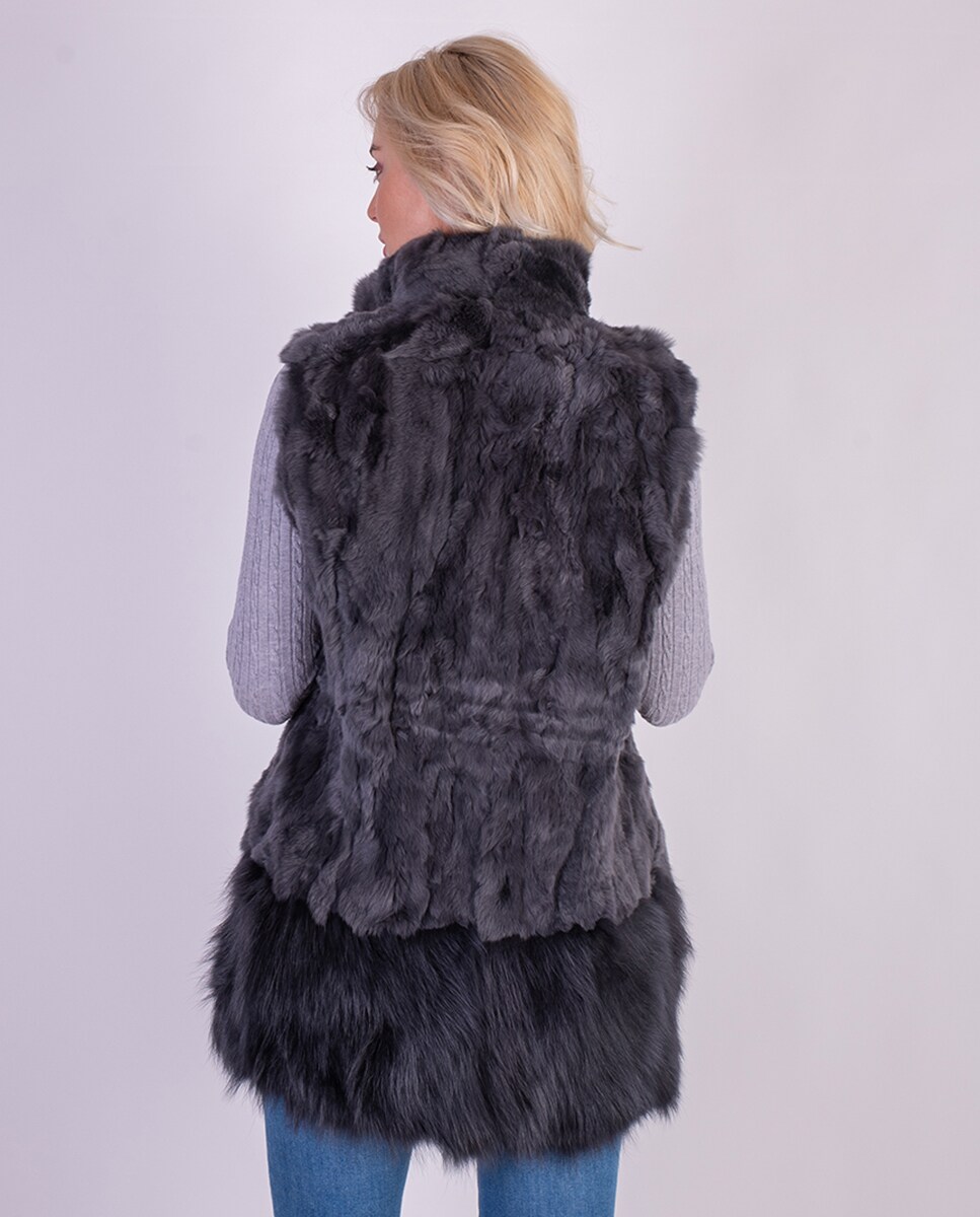 Colete de Pelo de Rex com Aba em Pelo de Guaxinim Preto-5