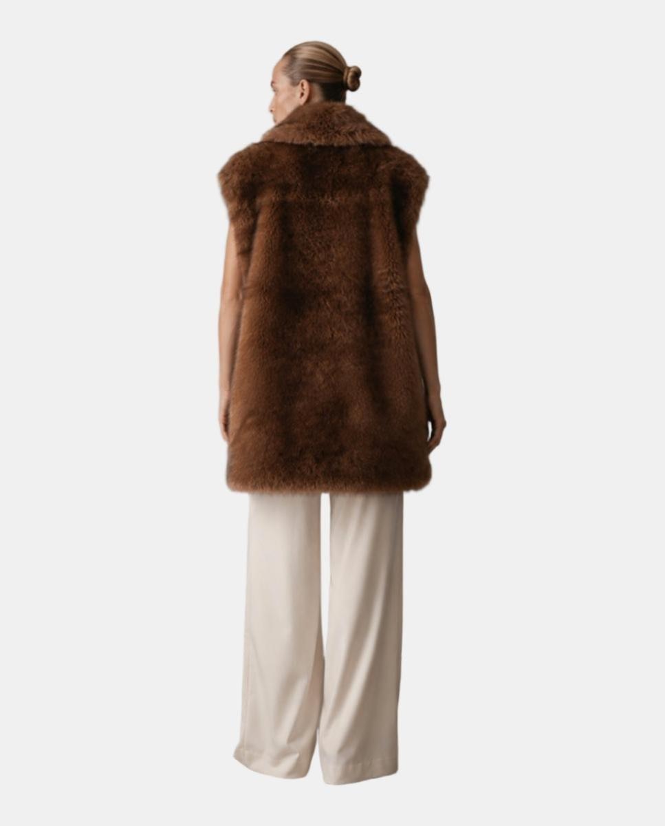 Chaleco largo de pelo sintético con cuello envolvente - Kbas - Marrón Marrón-6