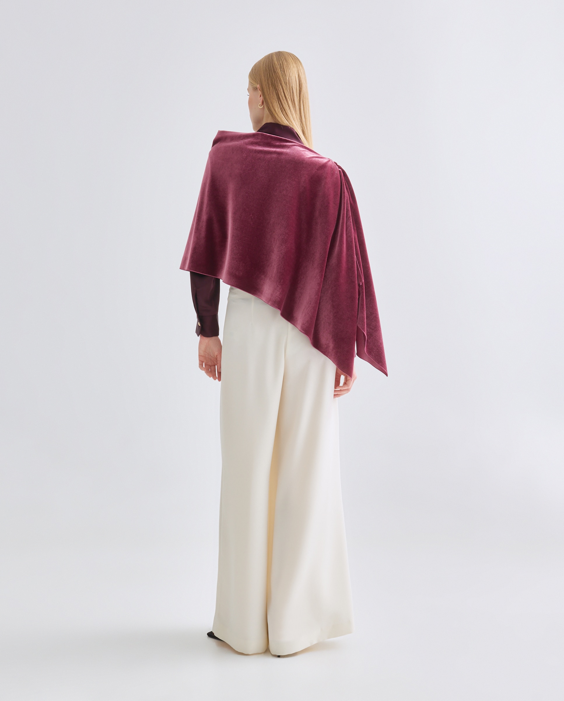 Capa de Veludo com Franzido no Ombro Bege-3