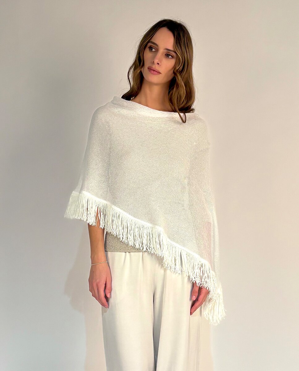 Imagem 0 de Capa em Fio Metalizado com Franjas