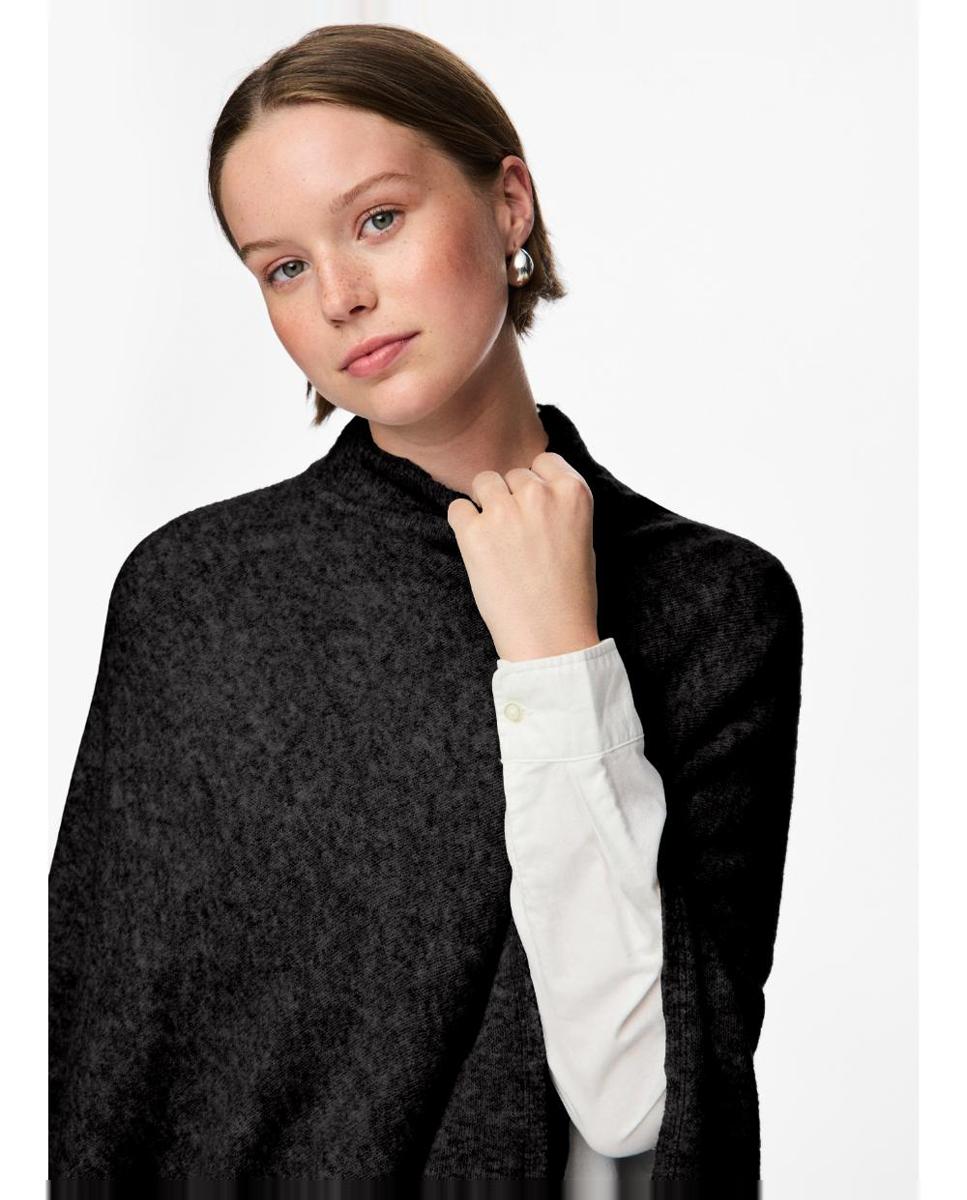Poncho com Gola - Preto Preto-2