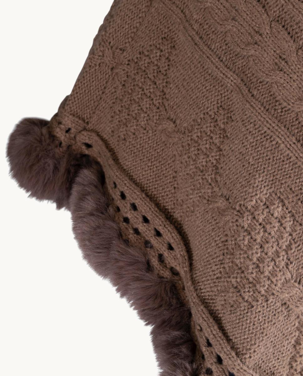 Poncho de Malha Entrançada com Gola Envolvente e Acabamento de Efeito de Pelo Castanho-2