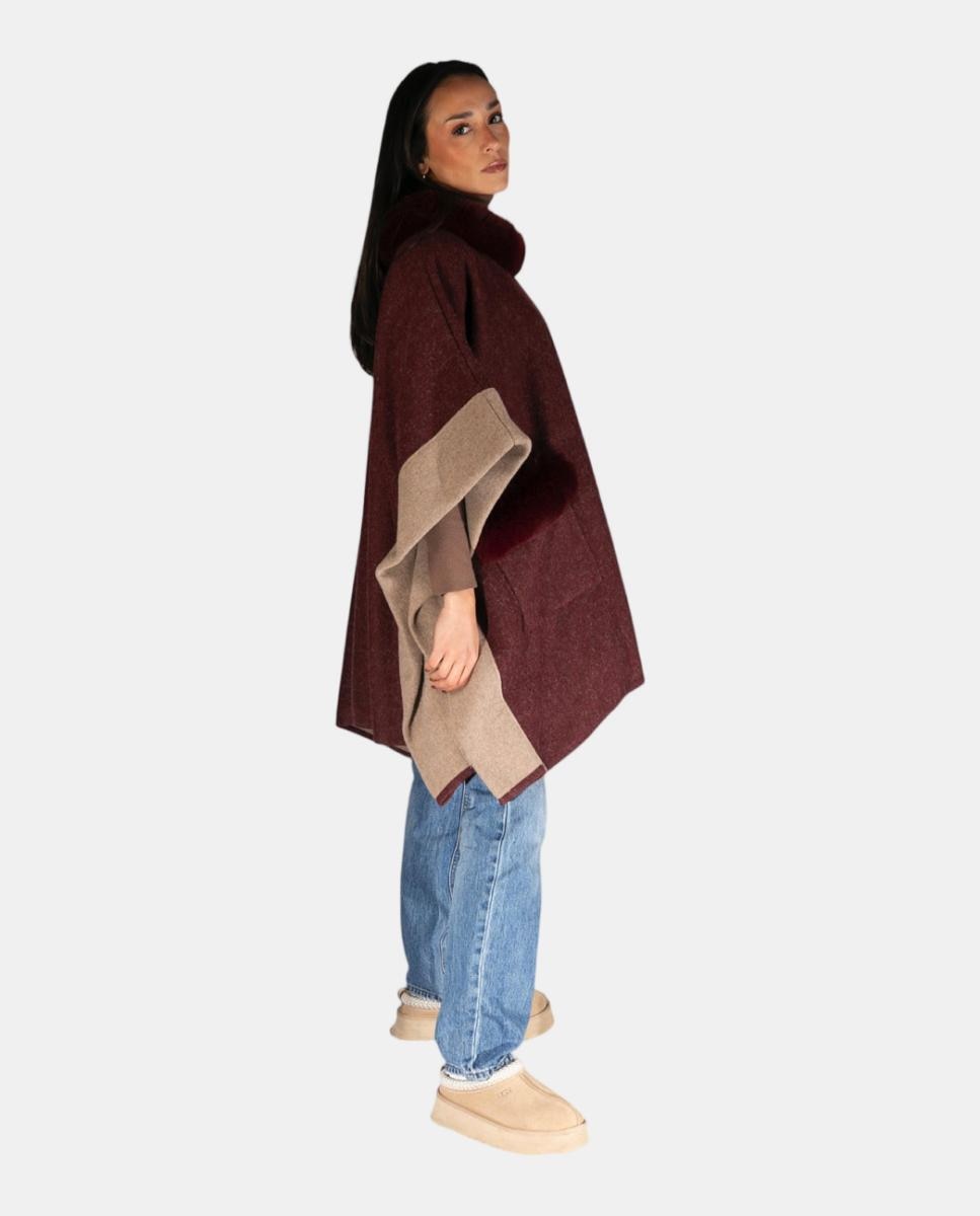 Capa Tipo Poncho de Tamanho Largo com Bolsos e Gola de Pelo Grená-3