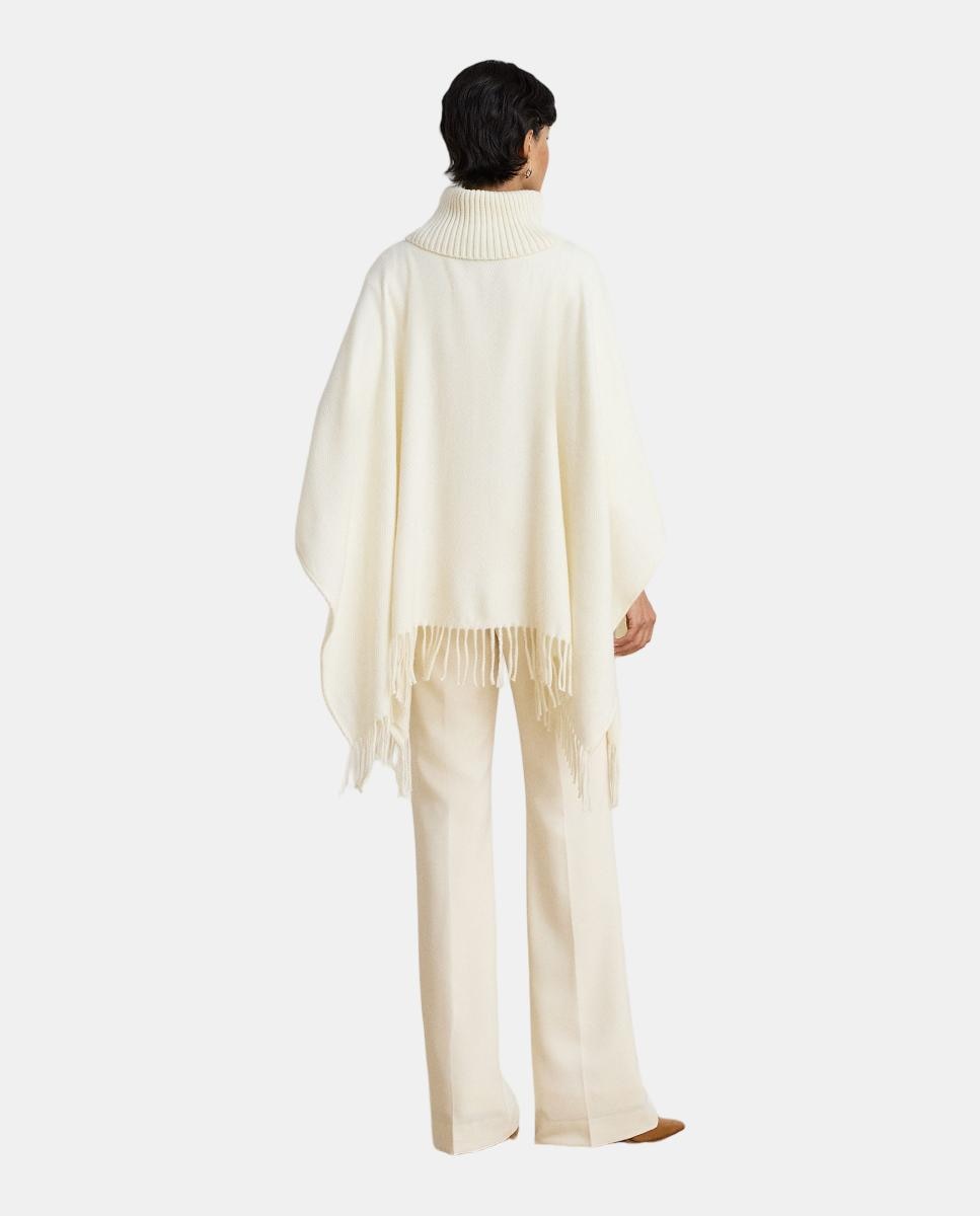 Poncho com Gola Semicisne com Acabamento com Franjas Branco-3