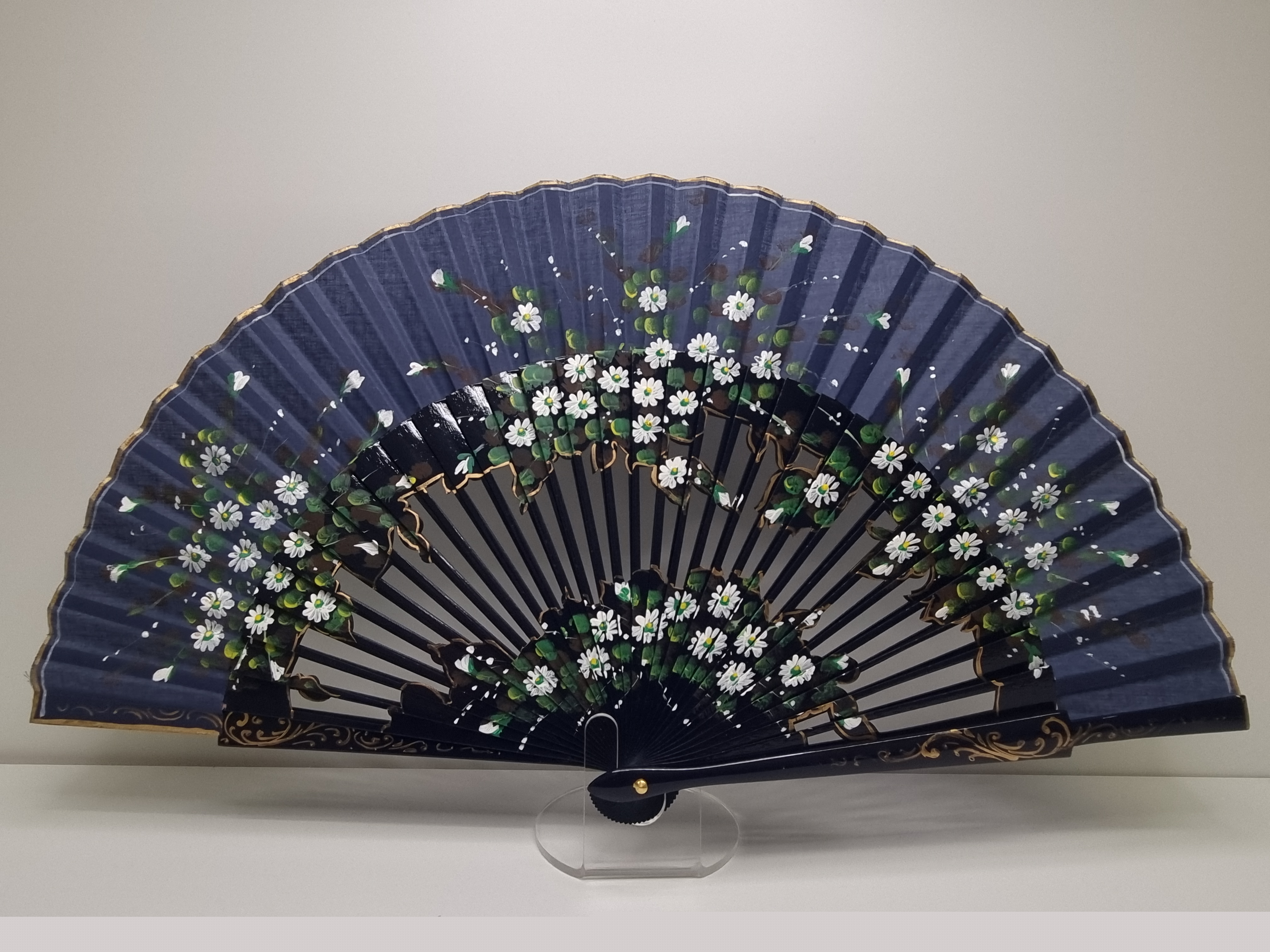 Imagem 0 de Leque Trabalhado com Estampado Floral