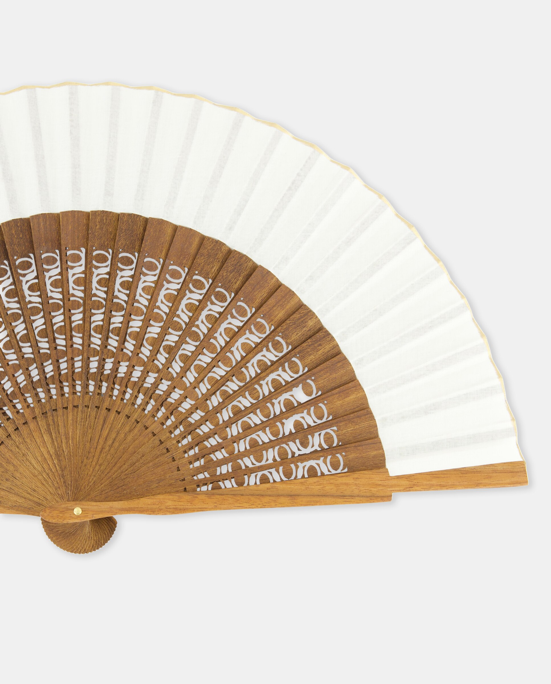 Leque Trabalhado com Ondas Cru-2