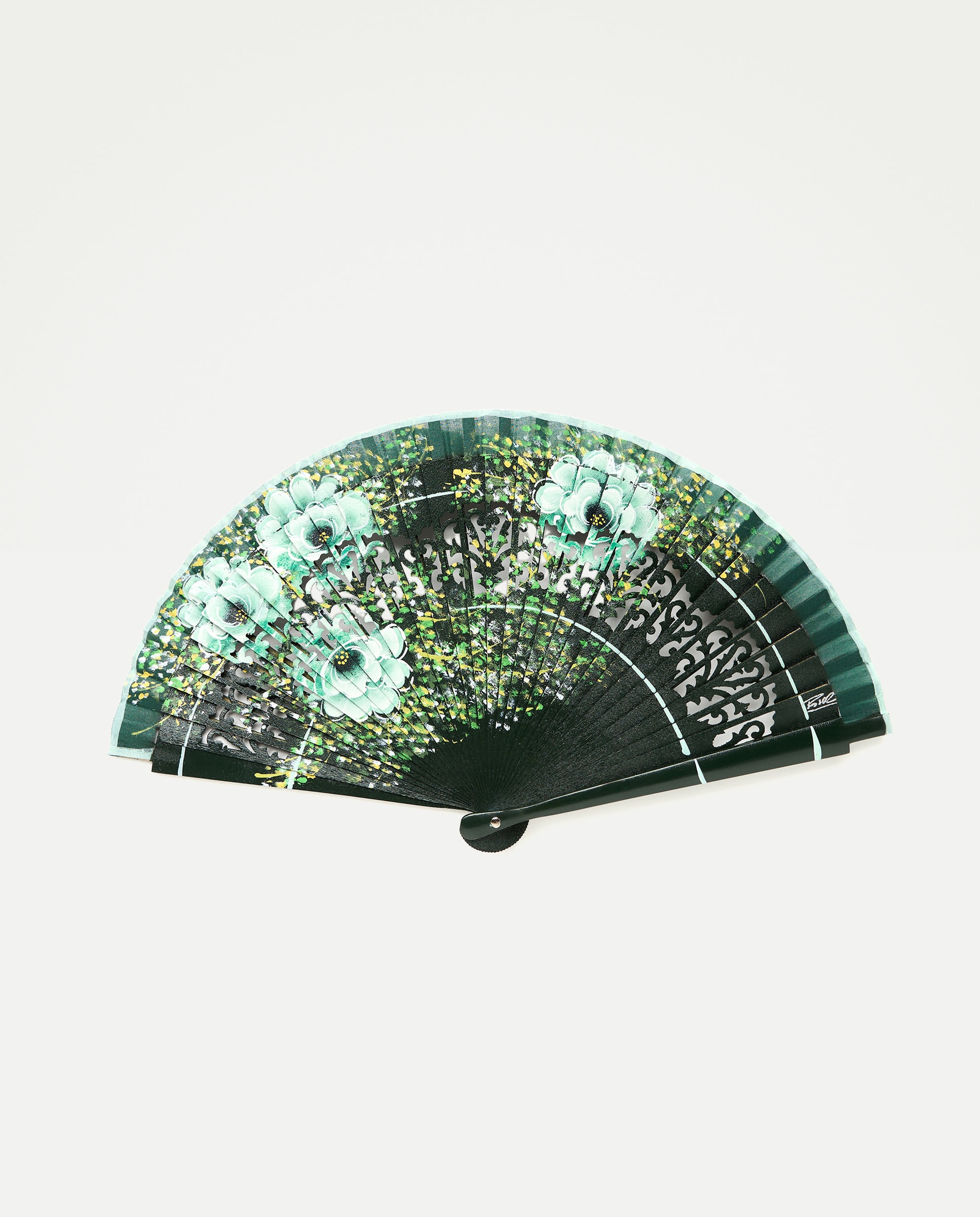 Imagem 0 de Leque com Flores Pintadas à Mão e em Madeira Trabalhada - Preto