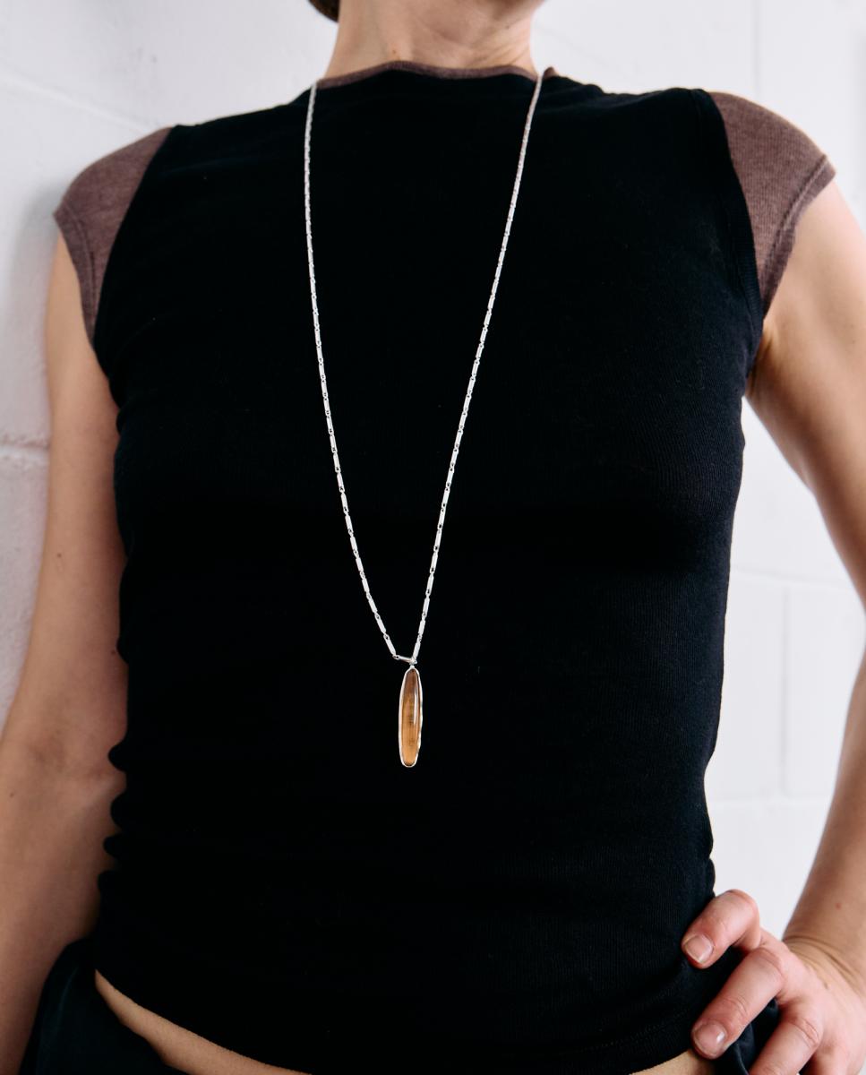 Collar plateado con resina ámbar - Moliane - Marrón Marrón-2