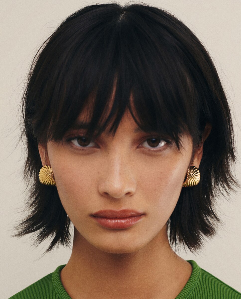 Imagen 3 de Pendientes Oversized Studs de Onda dorados - Missoma - Oro Oro