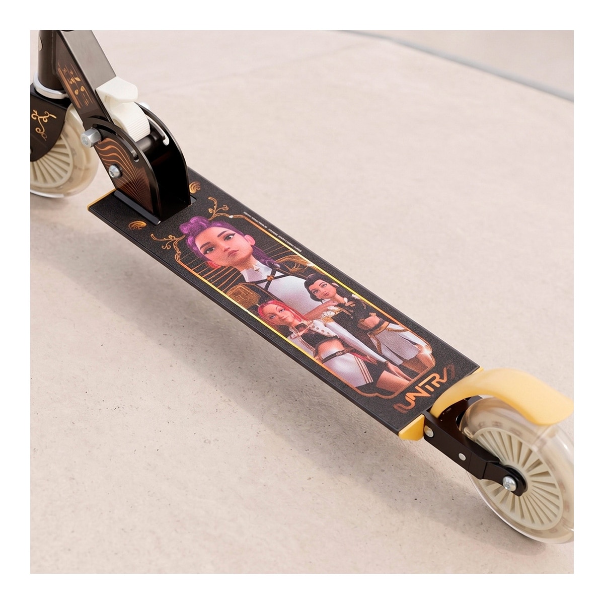 Patinete de 2 ruedas Demon Hunters Exclusivo con ruedas con luz Led Kpop Colorbaby 5