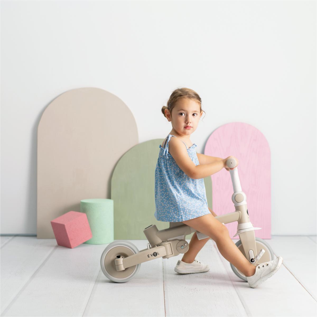 Triciclo Multifuncional Evol Beige Olmitos 26