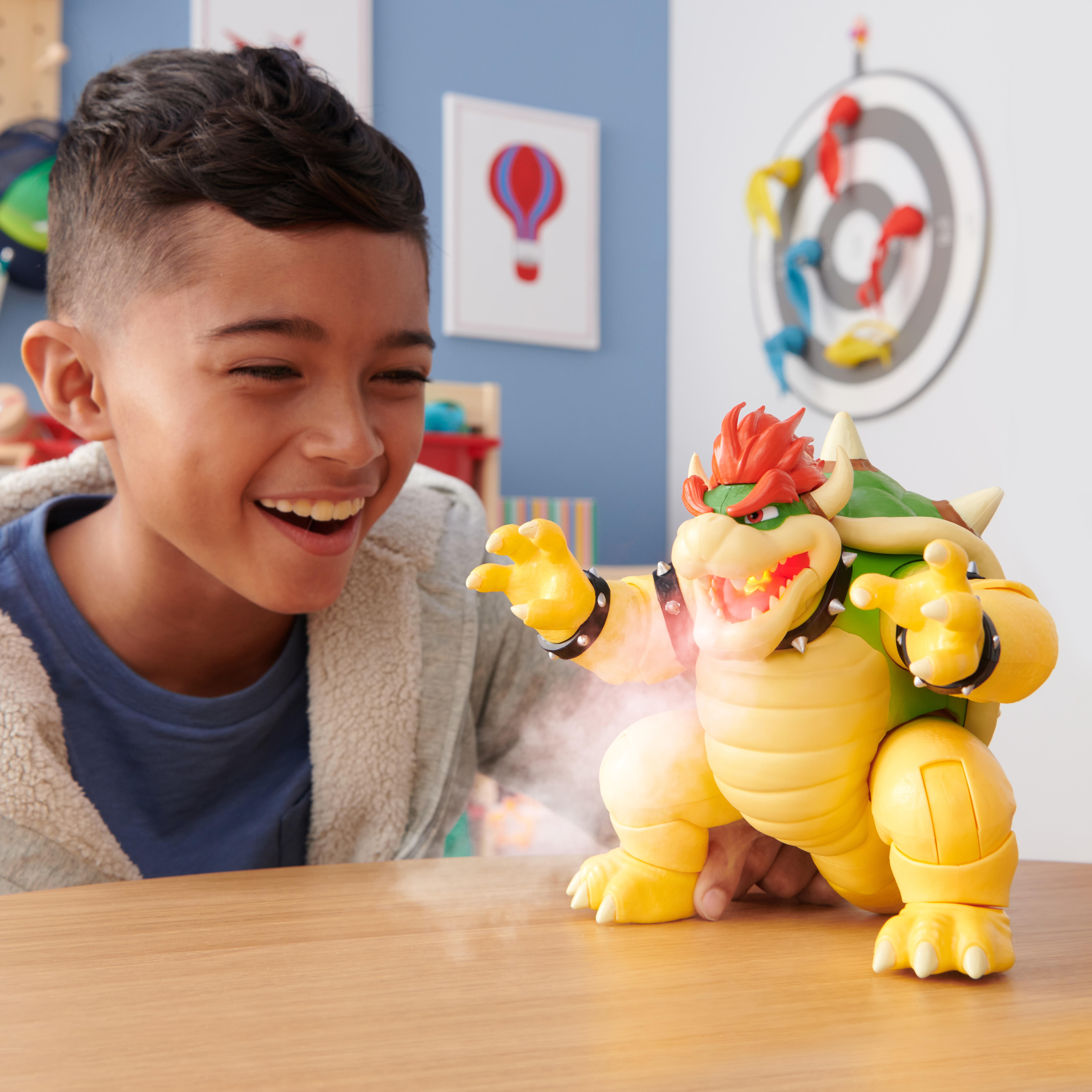 Figura Grande Bowser con funciones  Super Mario Bros La Película 8