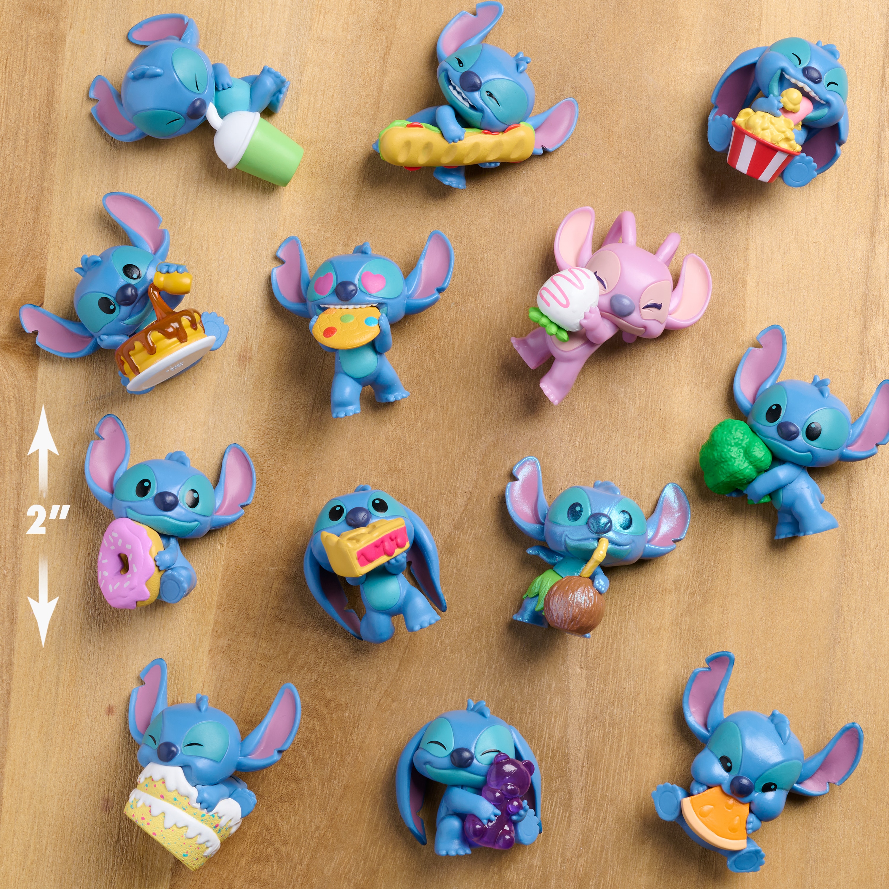 Imagen 2 de Cápsula con figura sorpresa Stitch Disney Just Play Products modelos surtidos