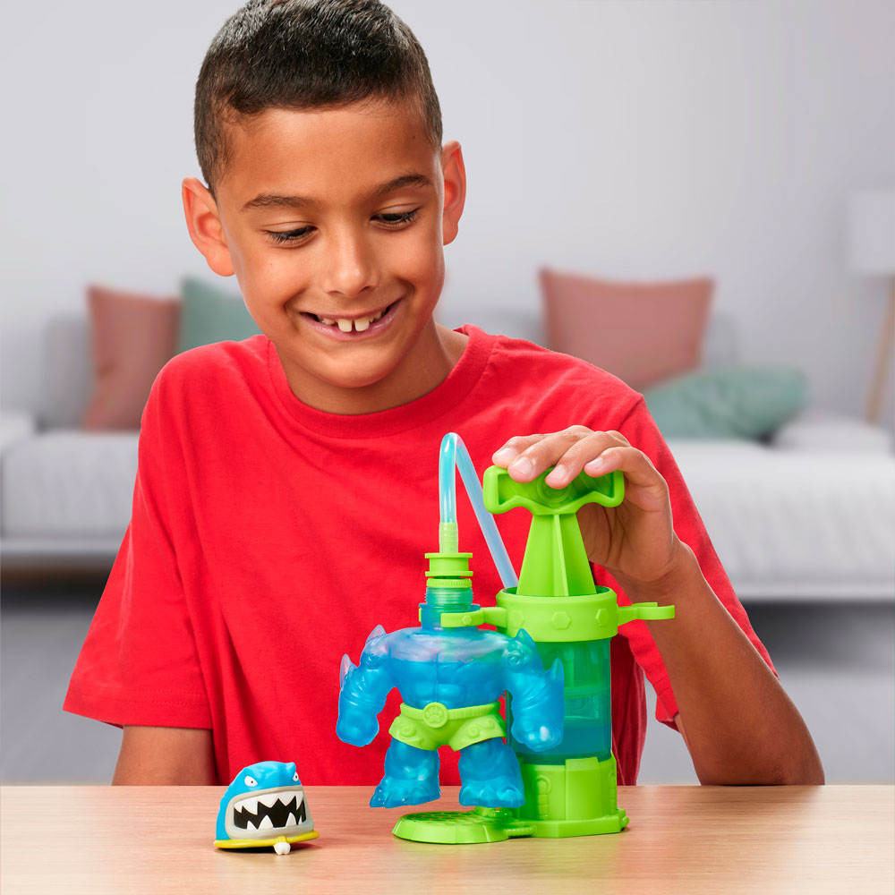 Figura Hero Creator Goo Jit Zu modelos surtidos 19