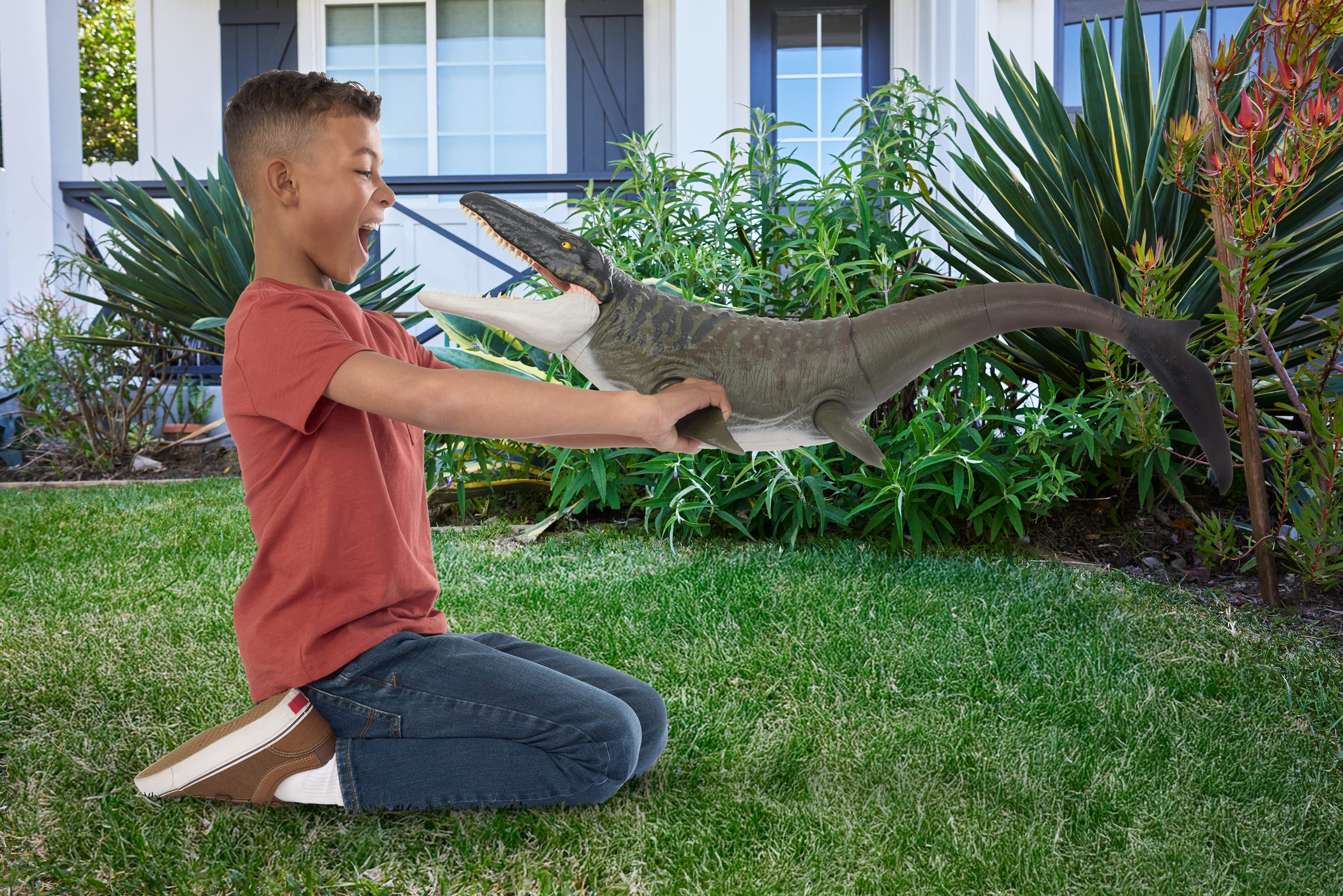Dinosaurio de juguete Super Colossal Mosa Jurassic World Mattel 3