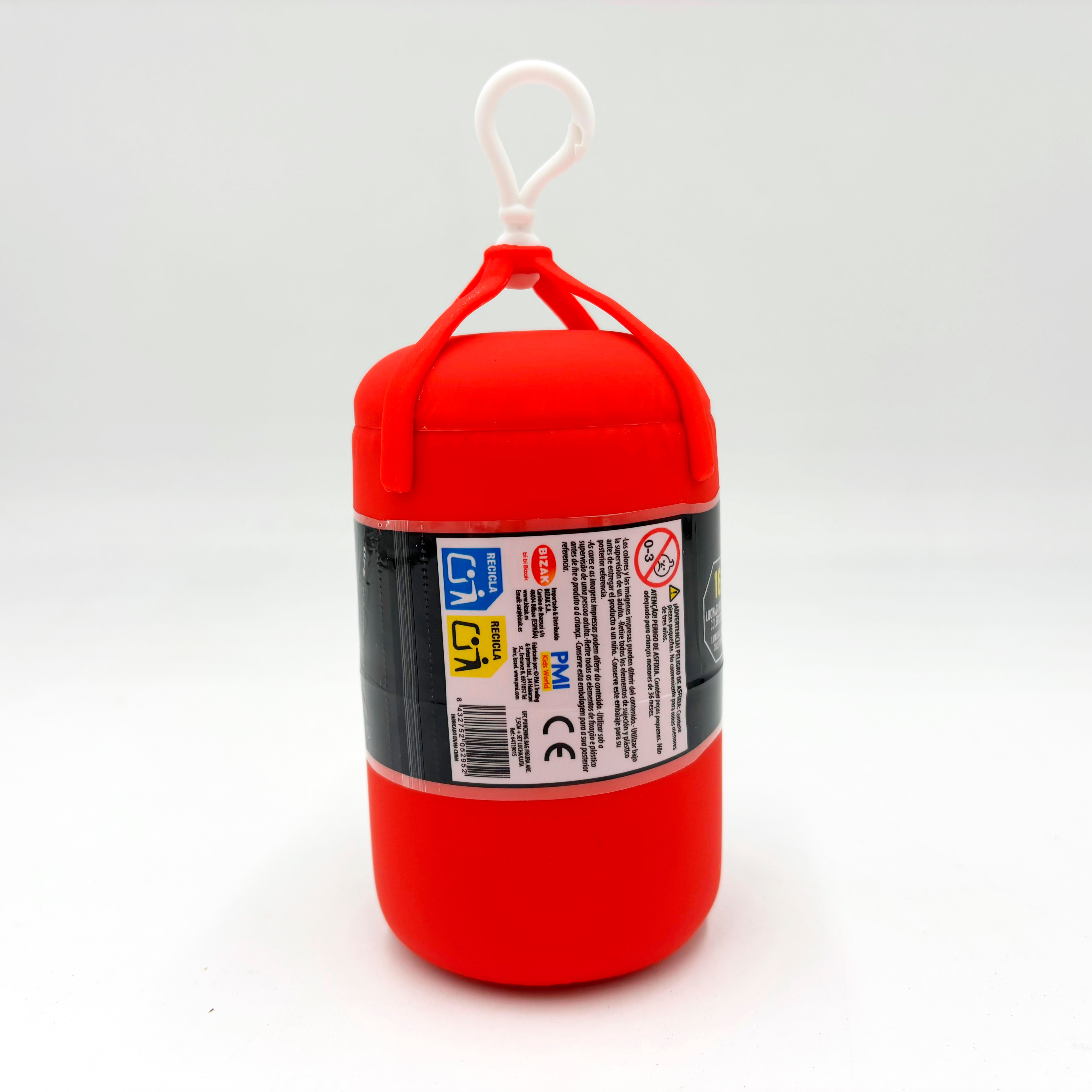 UFC punching bag que incluye figura articulada 7,5 cms y set de lucha 5