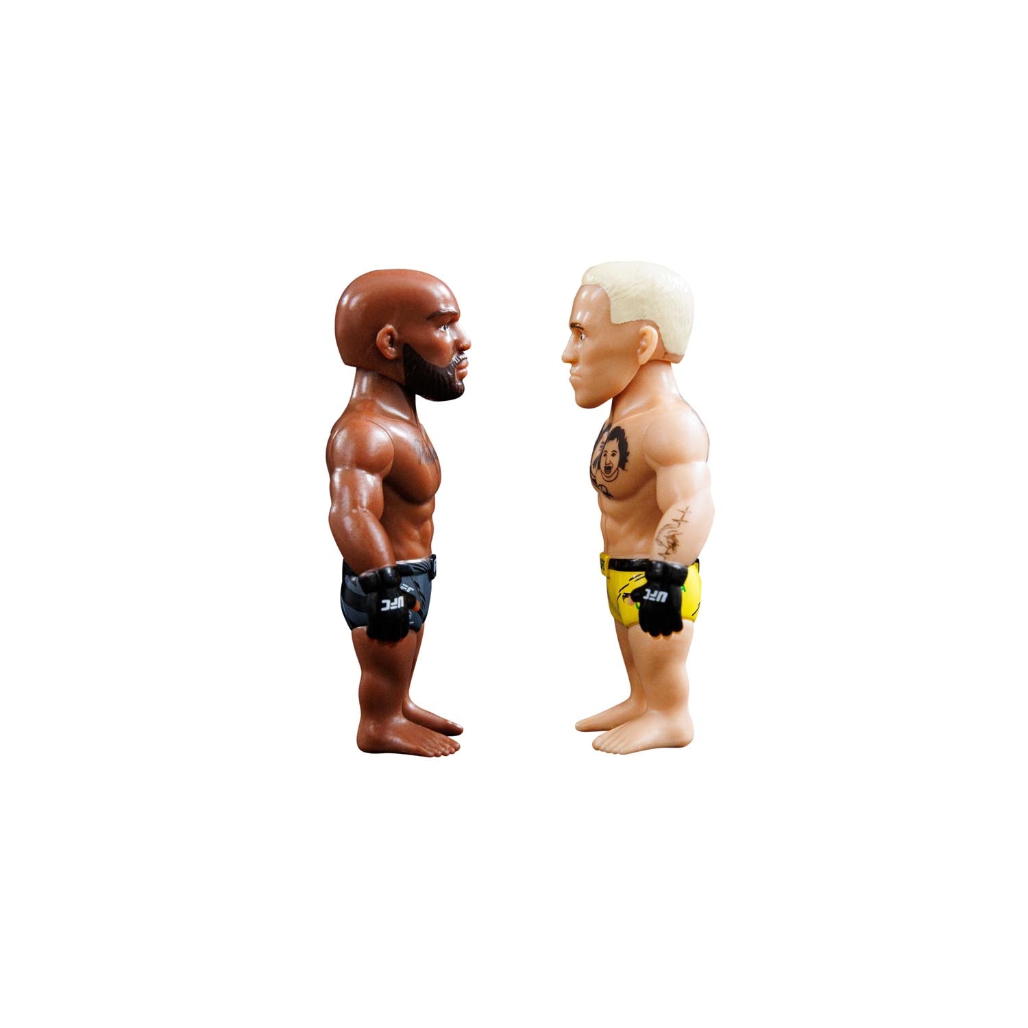 UFC punching bag que incluye figura articulada 7,5 cms y set de lucha 24