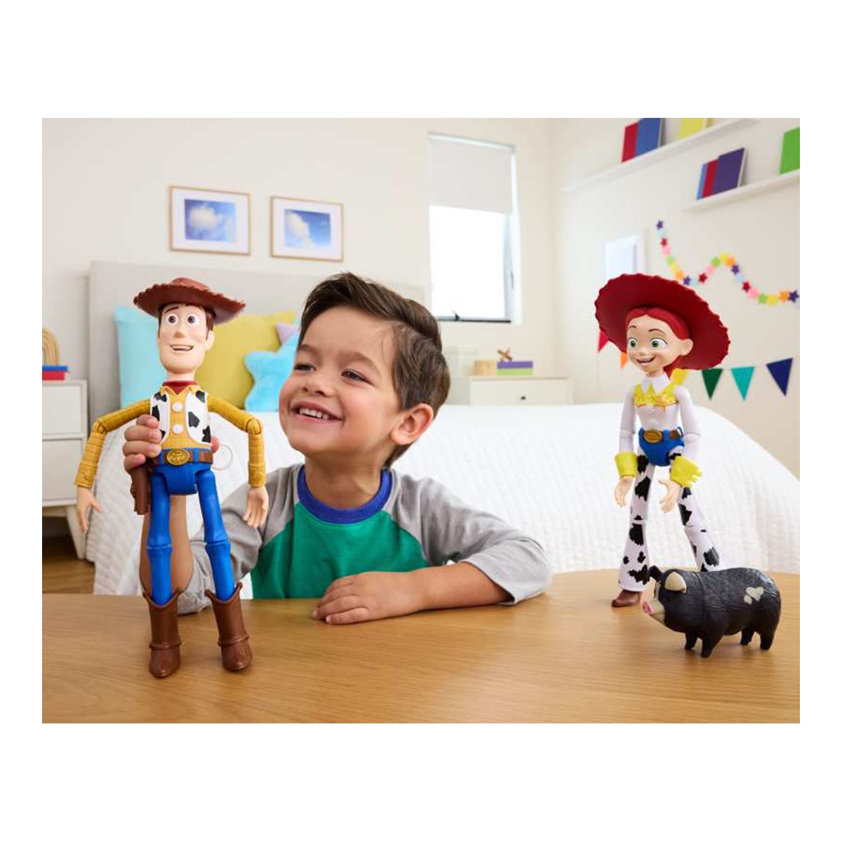 Figura Deluxe Woody Corredor y Parlanchín 50 sonidos y frases Toy Story 5 Mattel 2
