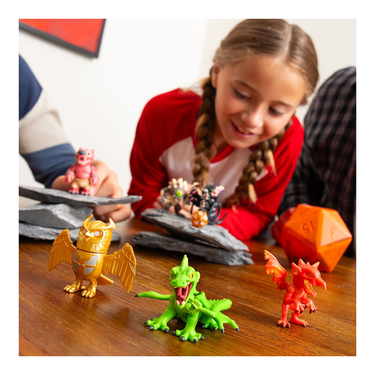 Figura Dungeons & Dragons criaturas cápsula sorpresa con accesorios Dragones y Mazmorras Bizak modelos surtidos 7