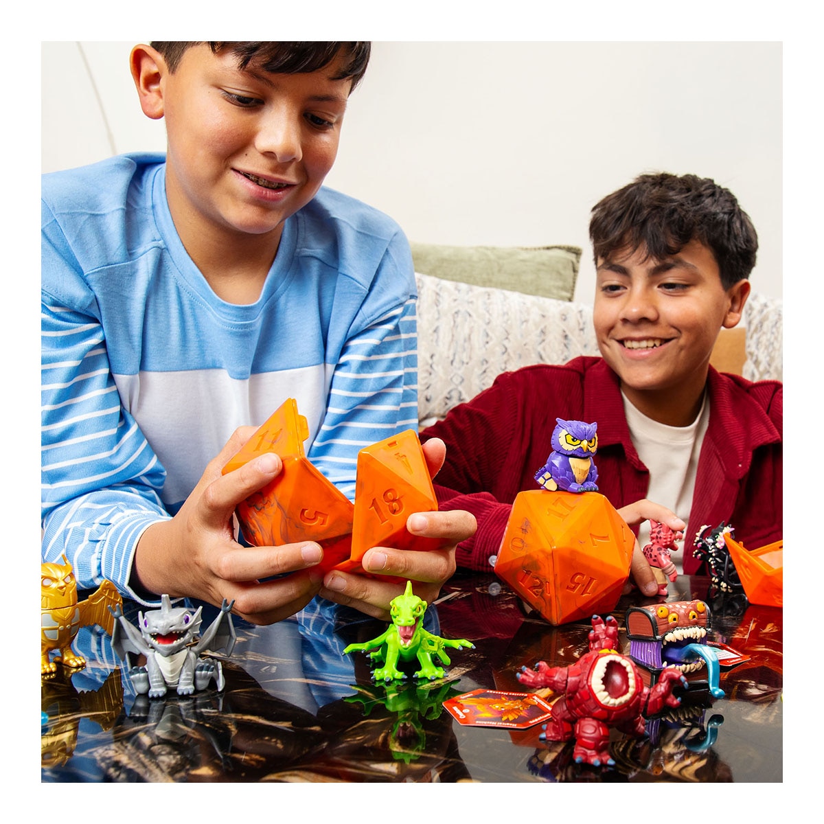 Figura Dungeons & Dragons criaturas cápsula sorpresa con accesorios Dragones y Mazmorras Bizak modelos surtidos 9