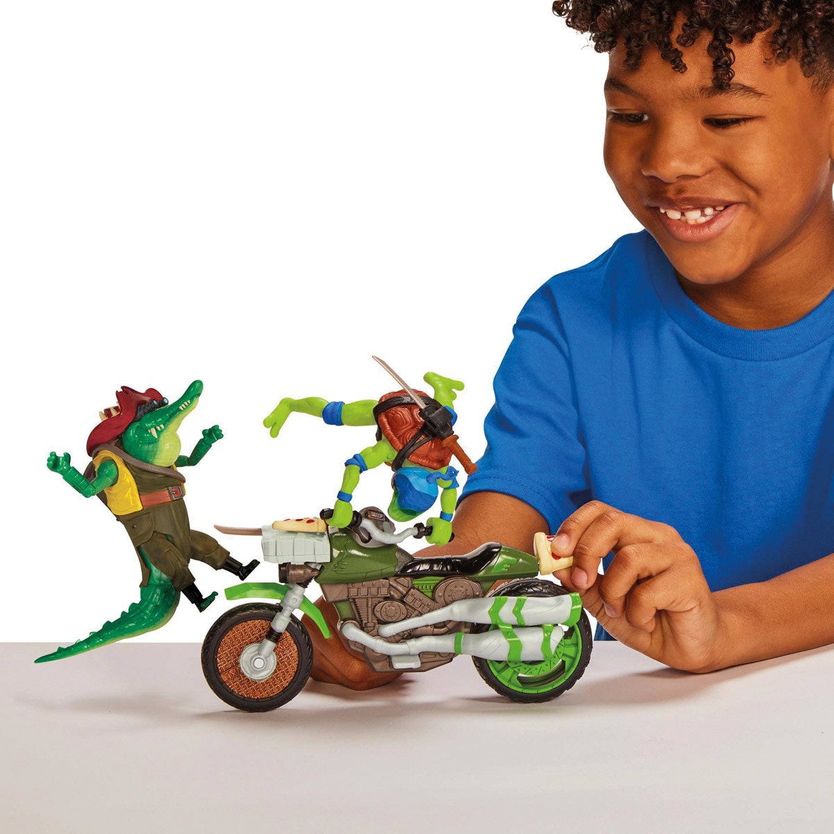Vehículo oficial con figura de Leonardo Tortugas Ninja Famosa 7