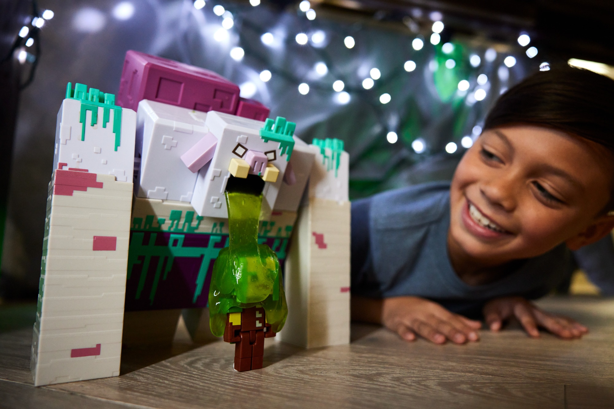 Figura surtida Legends Devorador con slime Minecraft Mattel 3