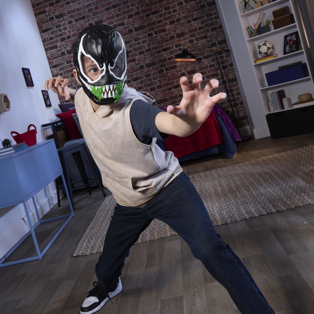 Máscara Fluorescente Venom Spiderman 13