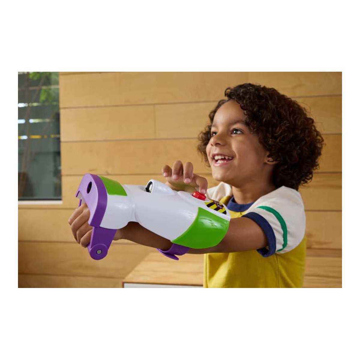 Figura Buzz Guantelete Láser Toy Story 5 Mattel 2