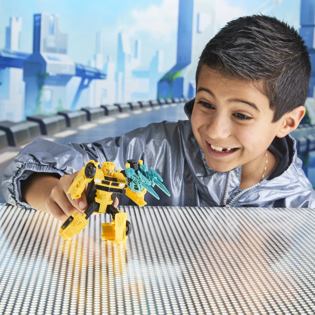 Transformers Cyberworld Figura Blindado Cyber Changers, 10cm 14