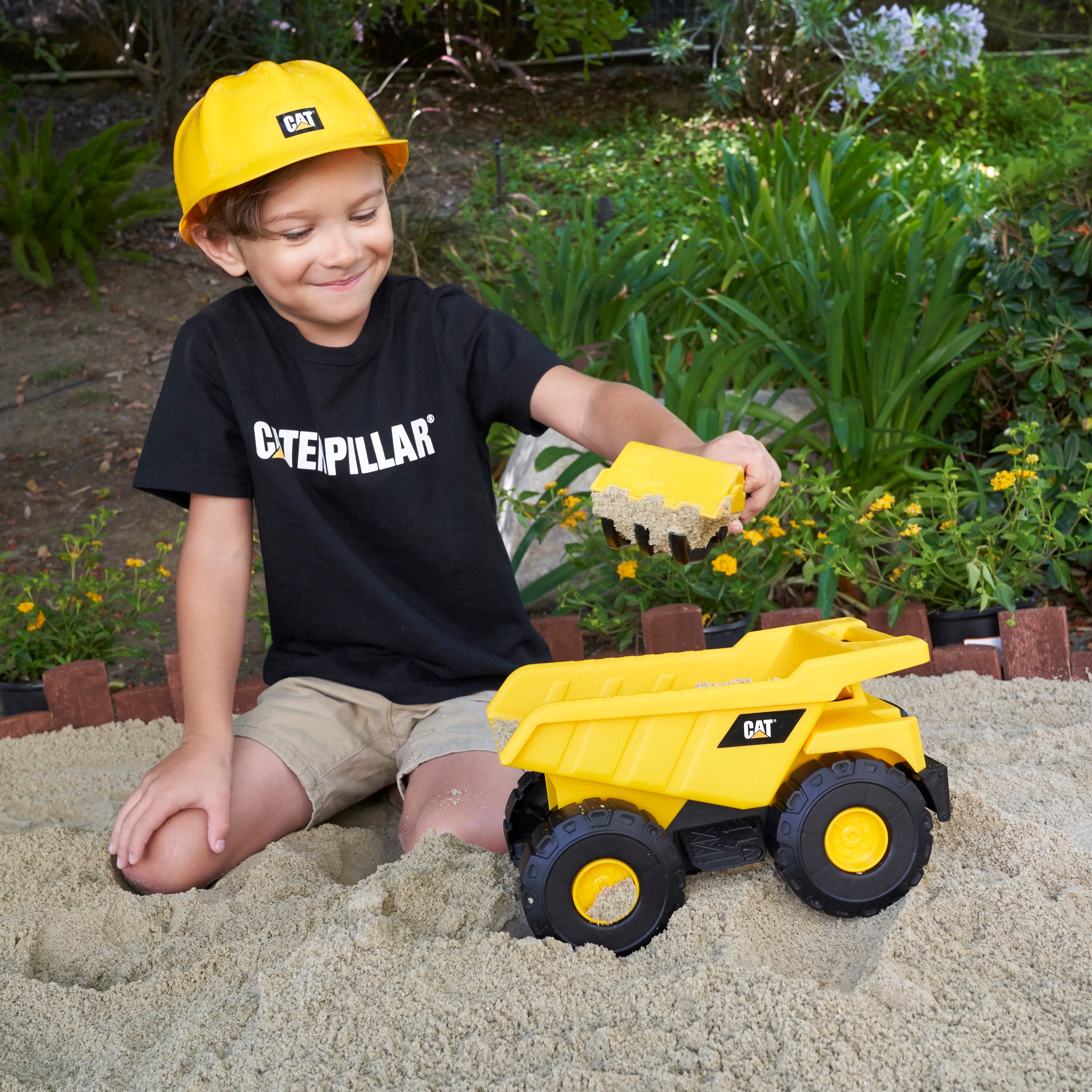 Set Vehículo 25 cm de Construcción Rastrillo y Casco para arena Cat 2