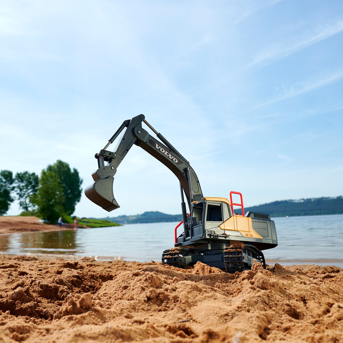 Escavadora Volvo Controlada por Rádio 11