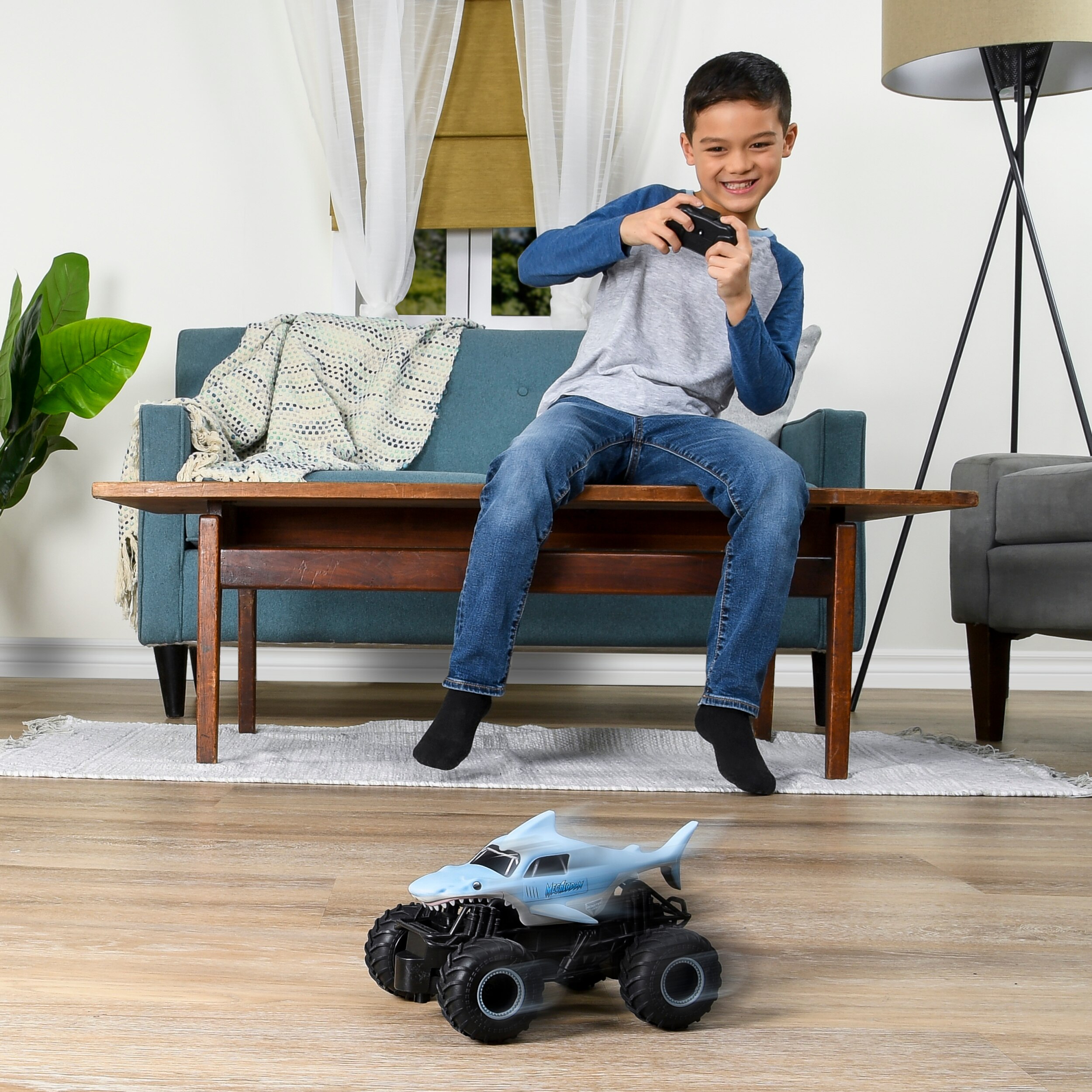 Radiocontrol Megalodon 1:24 Monster Jam 5