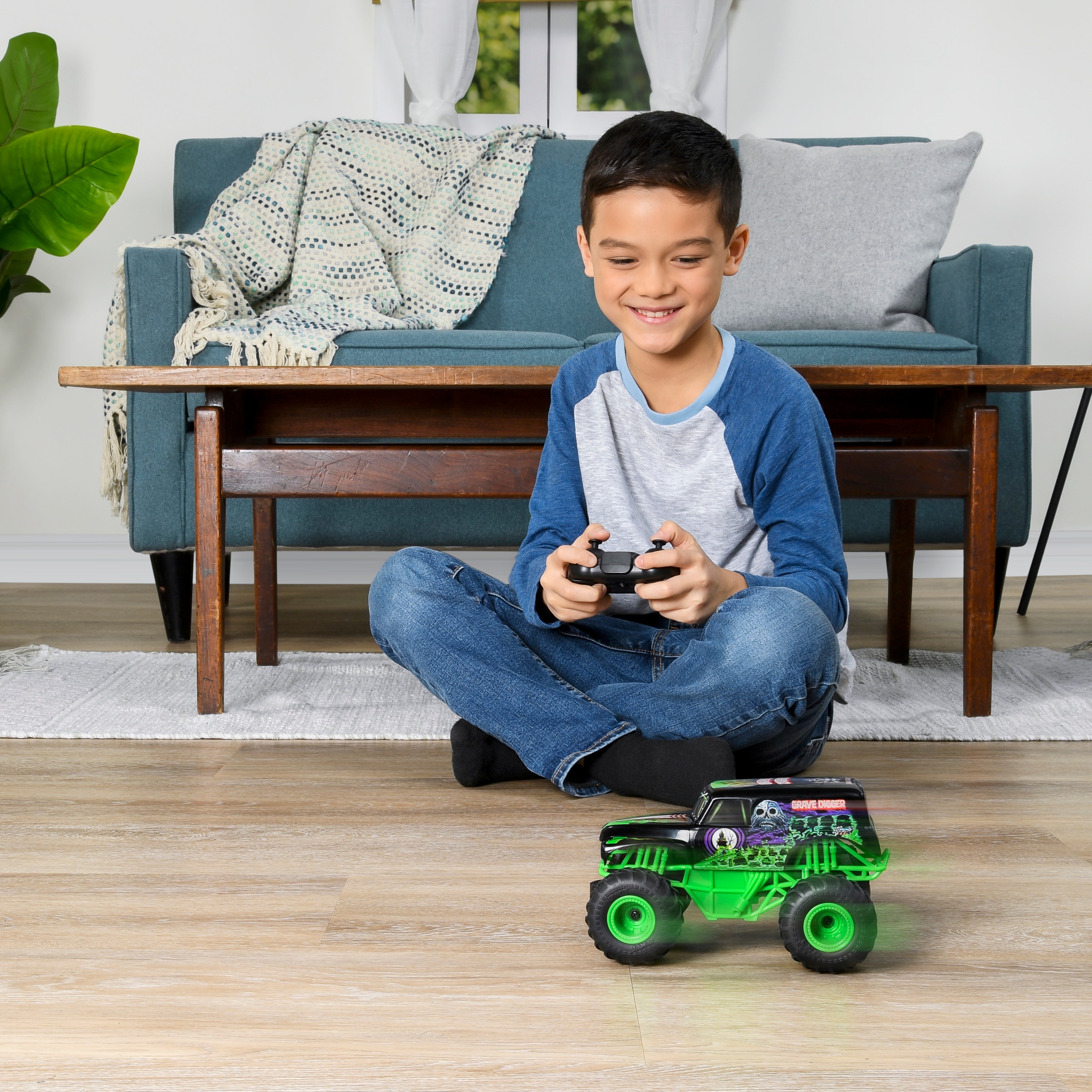 Radiocontrol Grave Digger 1:24 Monster Jam 6
