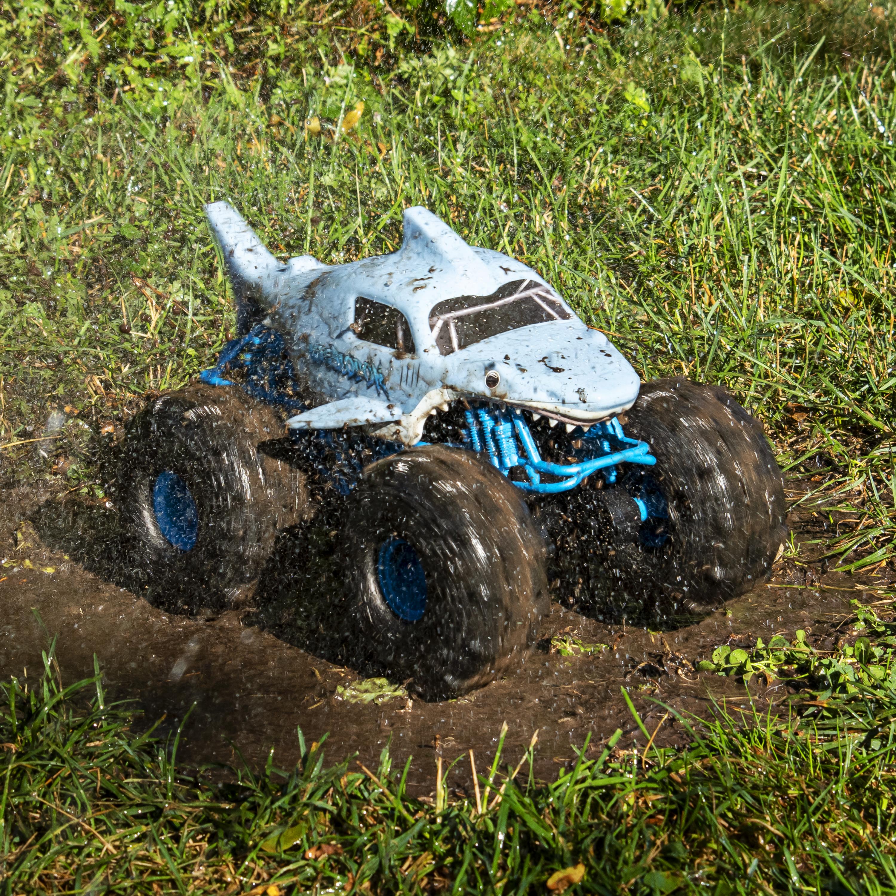 Monster Jam Megalodon Storm 8