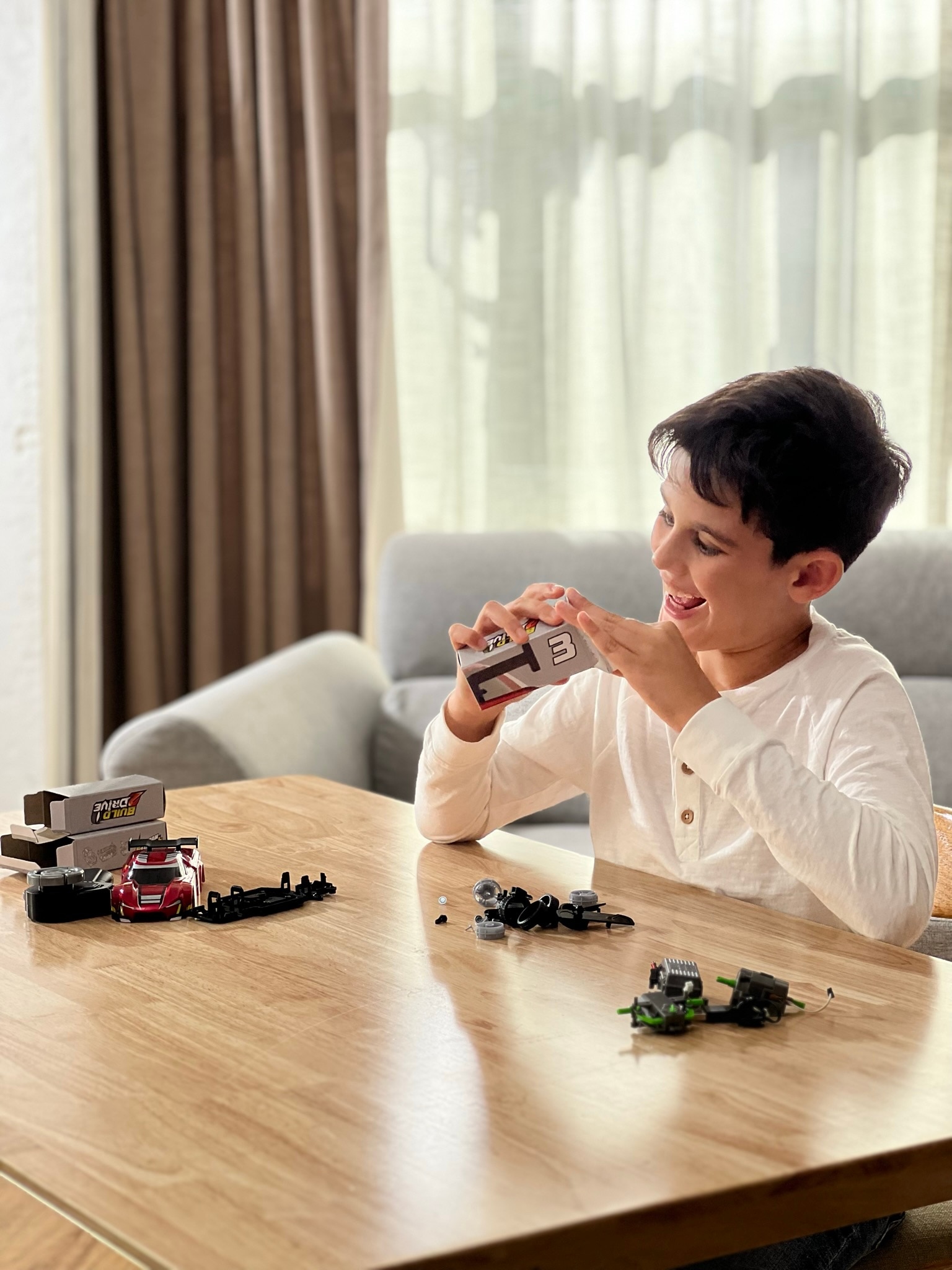 Coche Radiocontrol para construir Build 2 Drive RC Bizak 11