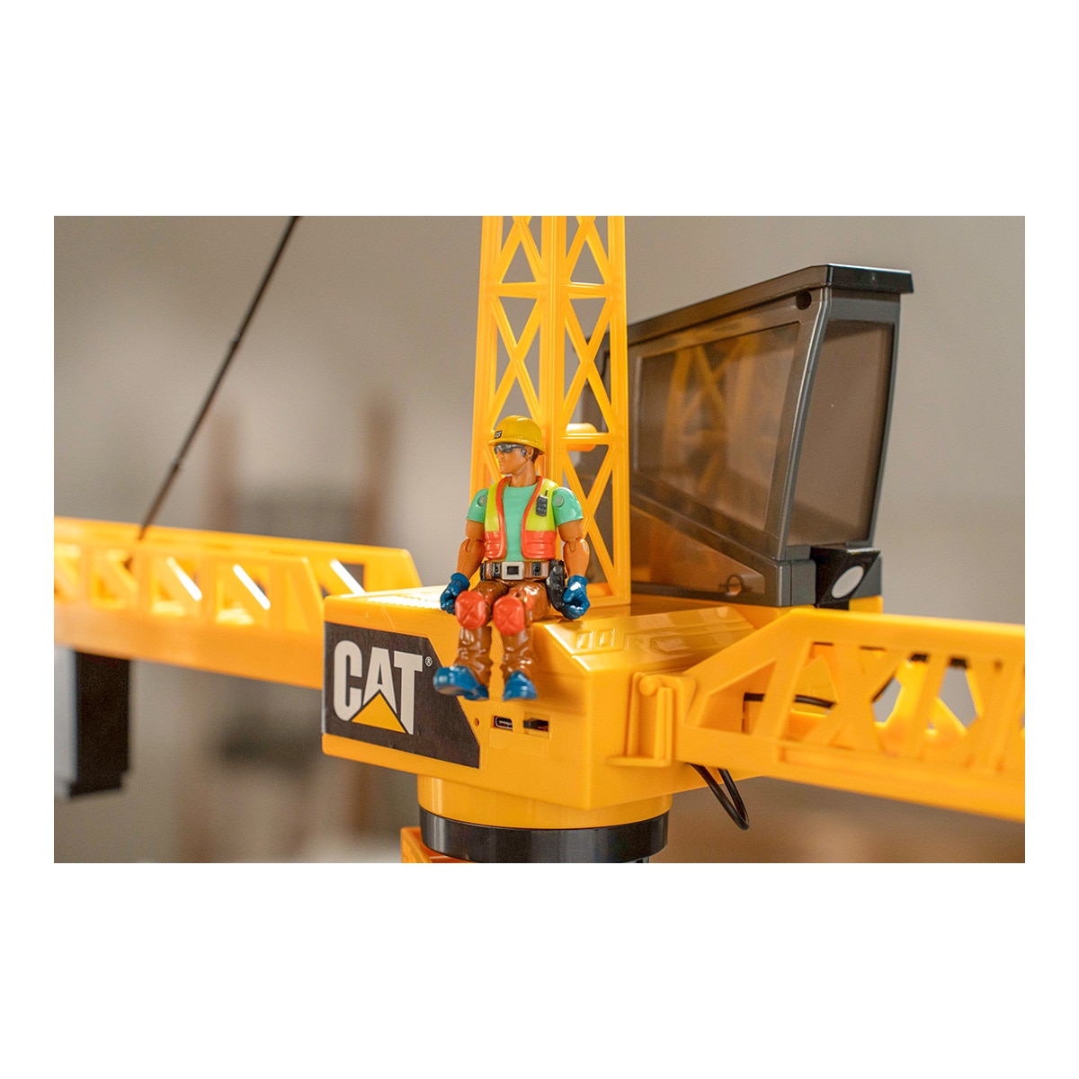 Grúa radiocontrol inalámbrica con rotación 360º y luces Cat Workforce Funrise Toys 6