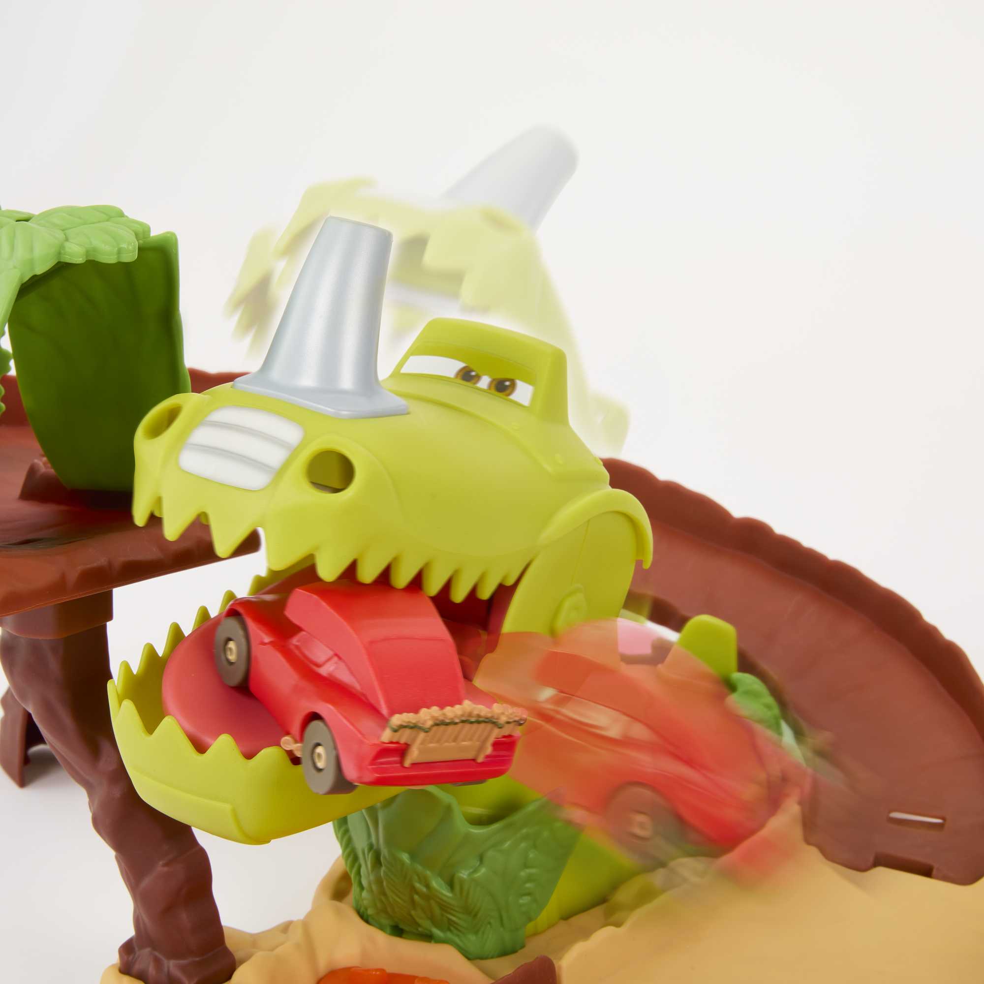 Pista Aventura del dinosaurio para coches de juguete Disney Cars 4