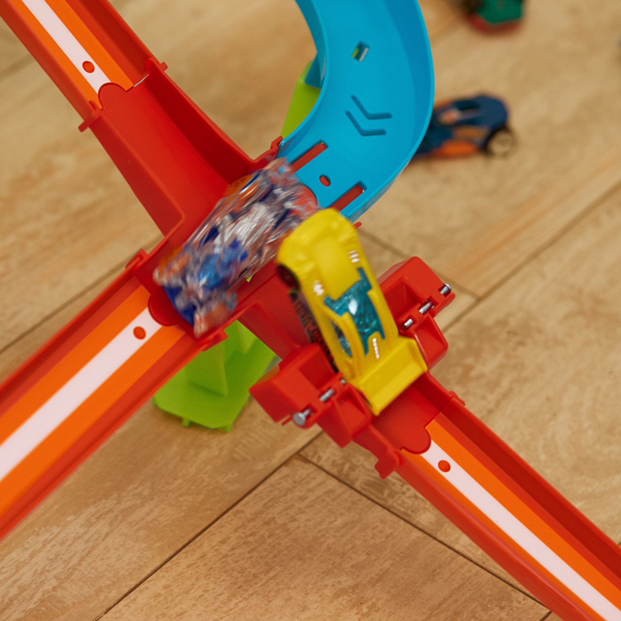 Pista para coches de juguete surtidos Circuito a toda velocidad Neon Speeders Hot Wheels 3