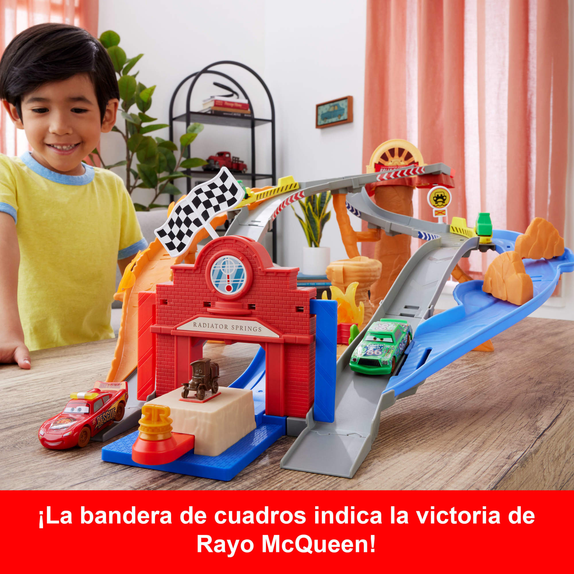 Pista Radiador Springs Carrera y rescate  Disney Pixar Cars 5