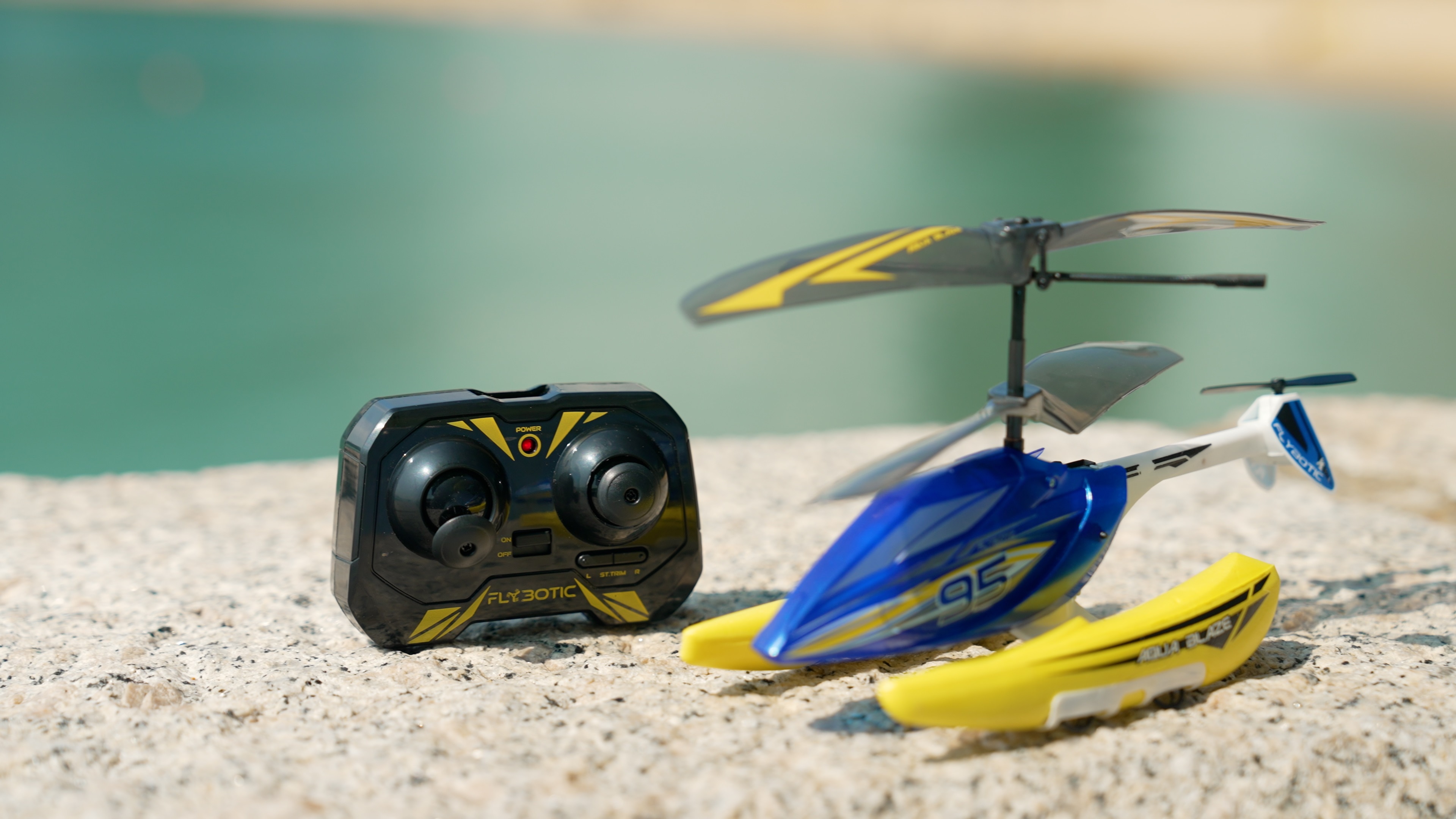 Helicóptero Radiocontrol Aqua Blaze Bizak 7