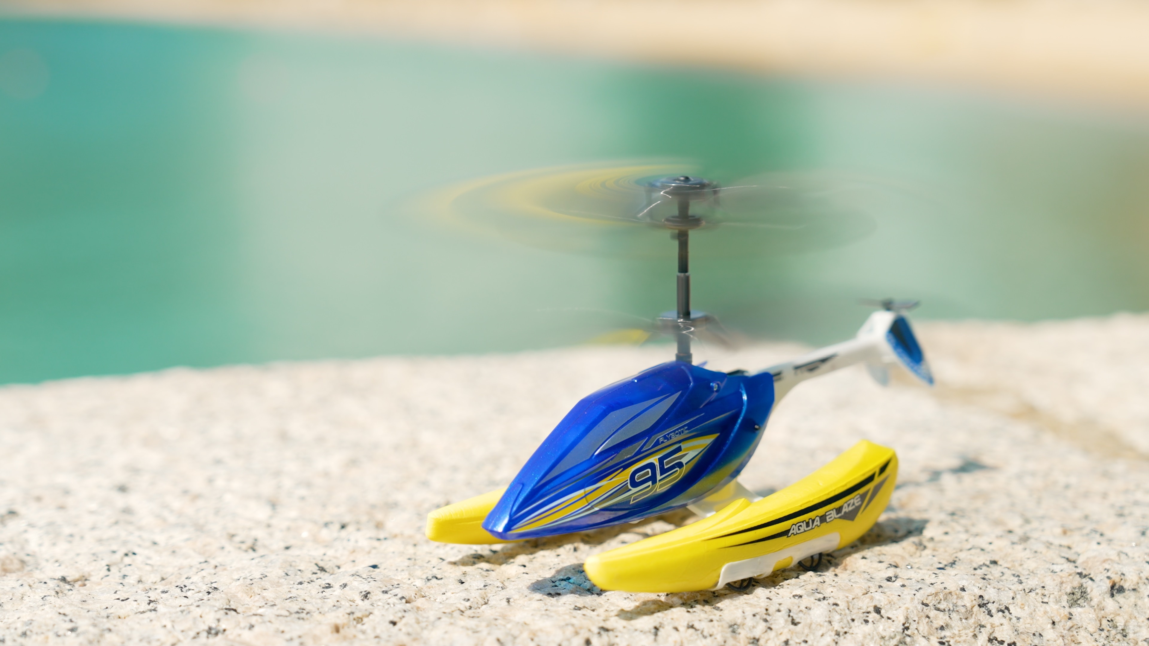Helicóptero Radiocontrol Aqua Blaze Bizak 10