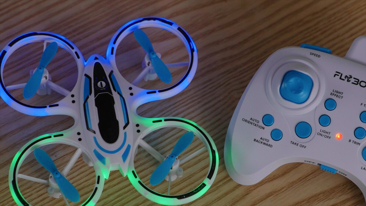 Neon dron acrobático, con transmisión 2.4 GHz de 3 canales y luces LED 10