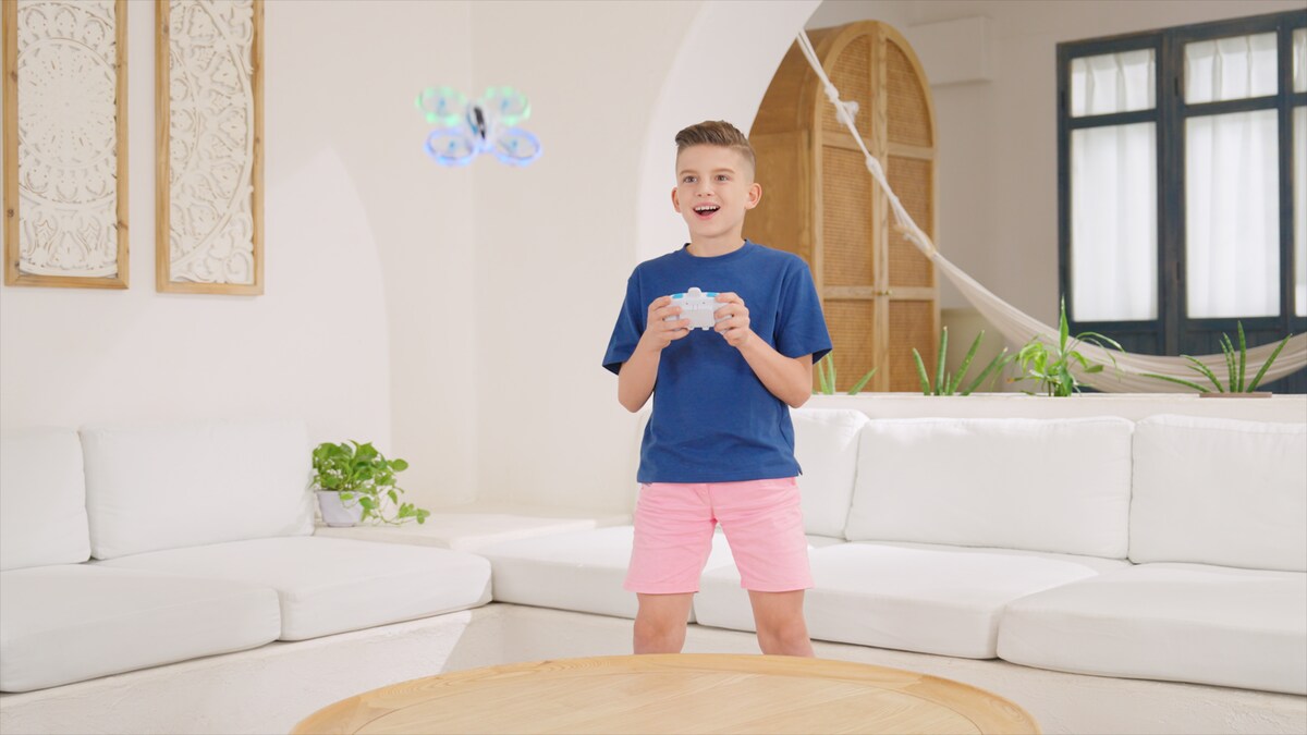 Neon dron acrobático, con transmisión 2.4 GHz de 3 canales y luces LED 14