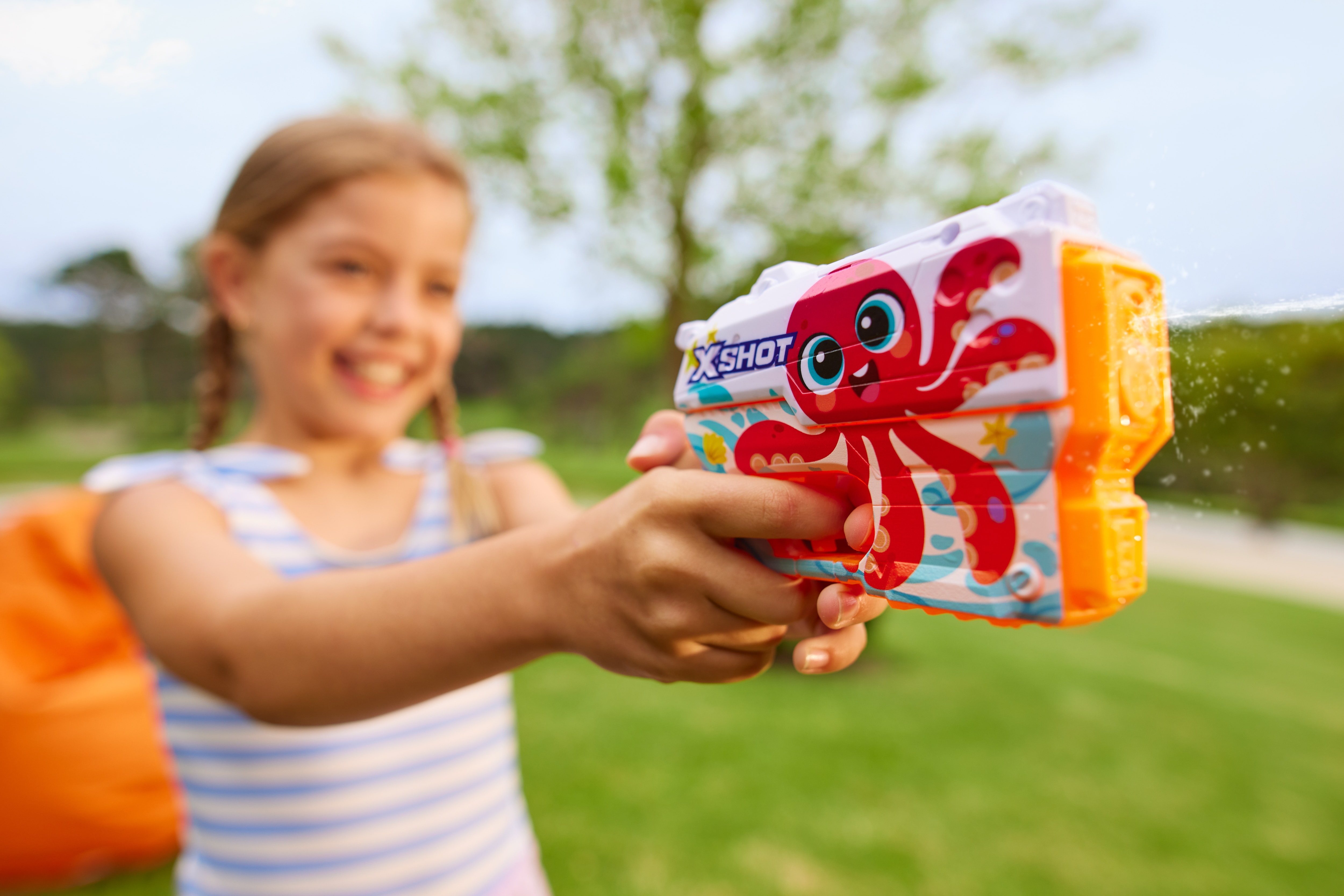 XSHOT Water Fast-Fill Retro by ZURU - Vintage Water Gun with Quick Fill Range 10m and 750ml Reservoir - Ideal for Kids 6 , Backyard Fun and Swimming Pool Fun XSHOT Water Fast-Fill Retro by ZURU - Vintage Water Gun with Quick Fill Range 10m and 750ml Reservoir - Ideal for Kids 6 , Backyard Fun and Swimming Pool Fun